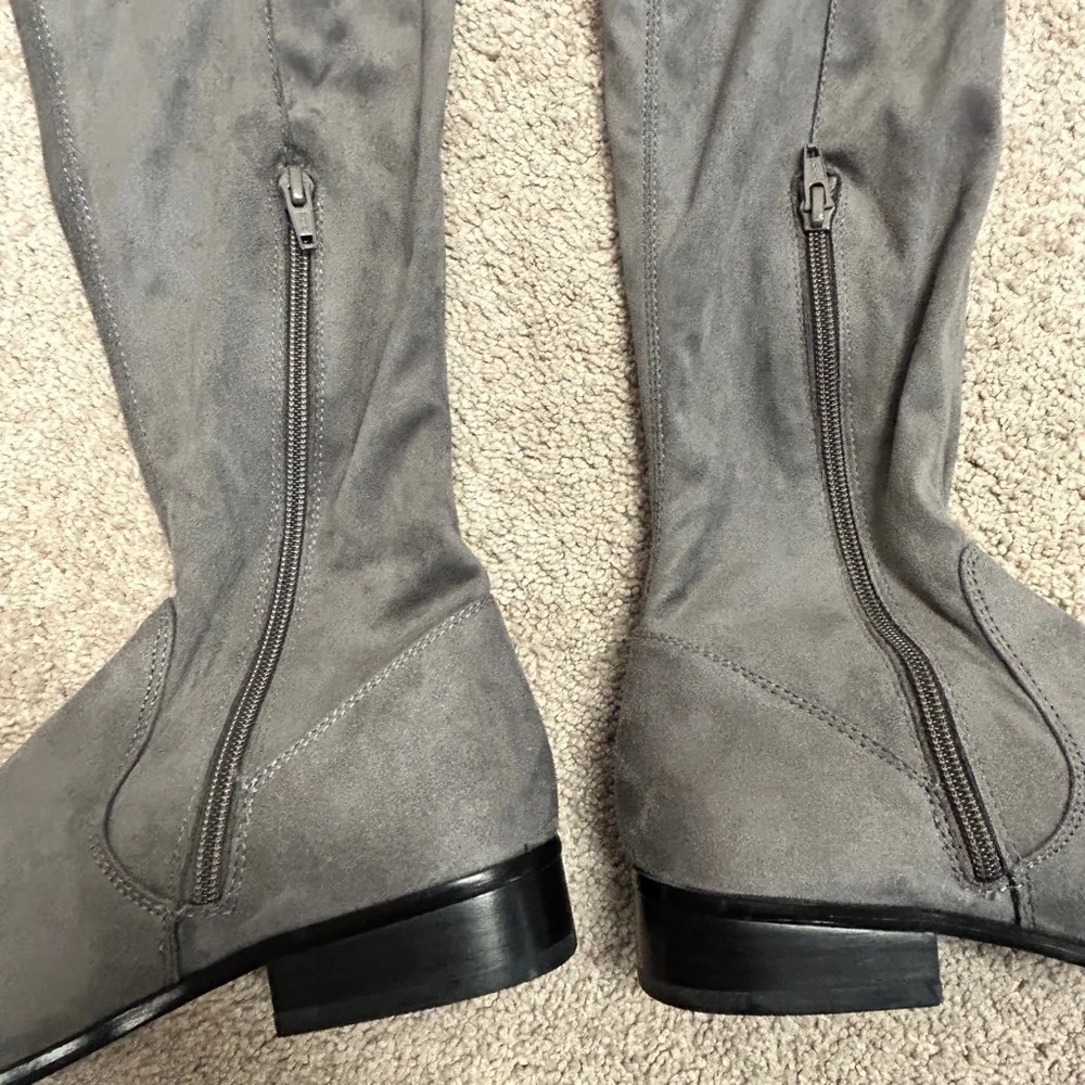 Aldo gray faux suede knee high over the knee flat boots Sz 7.5 low heel